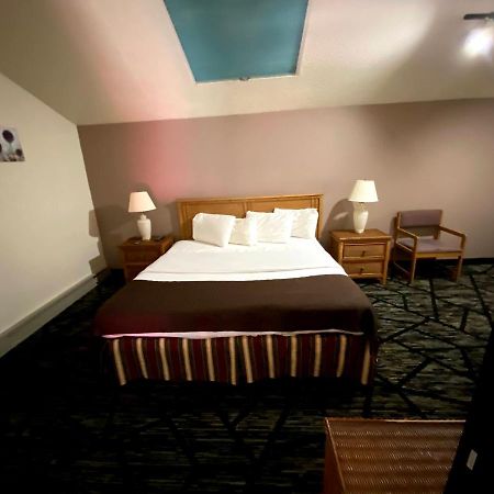 Woodland Inn & Suites Medford Exterior foto