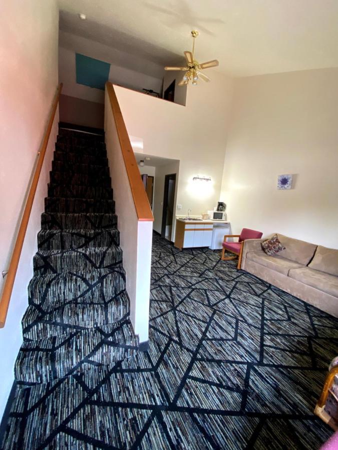 Woodland Inn & Suites Medford Exterior foto