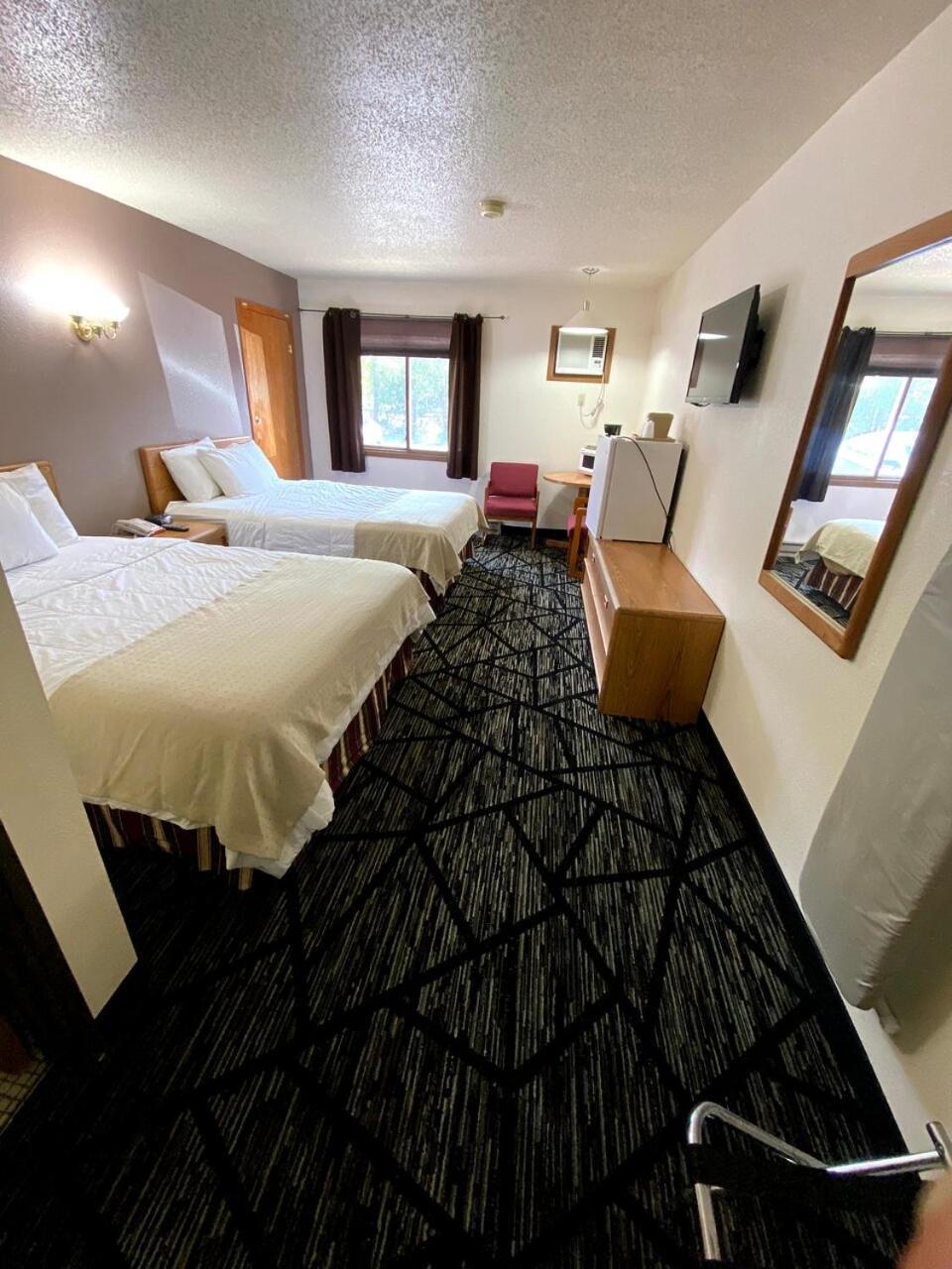 Woodland Inn & Suites Medford Exterior foto